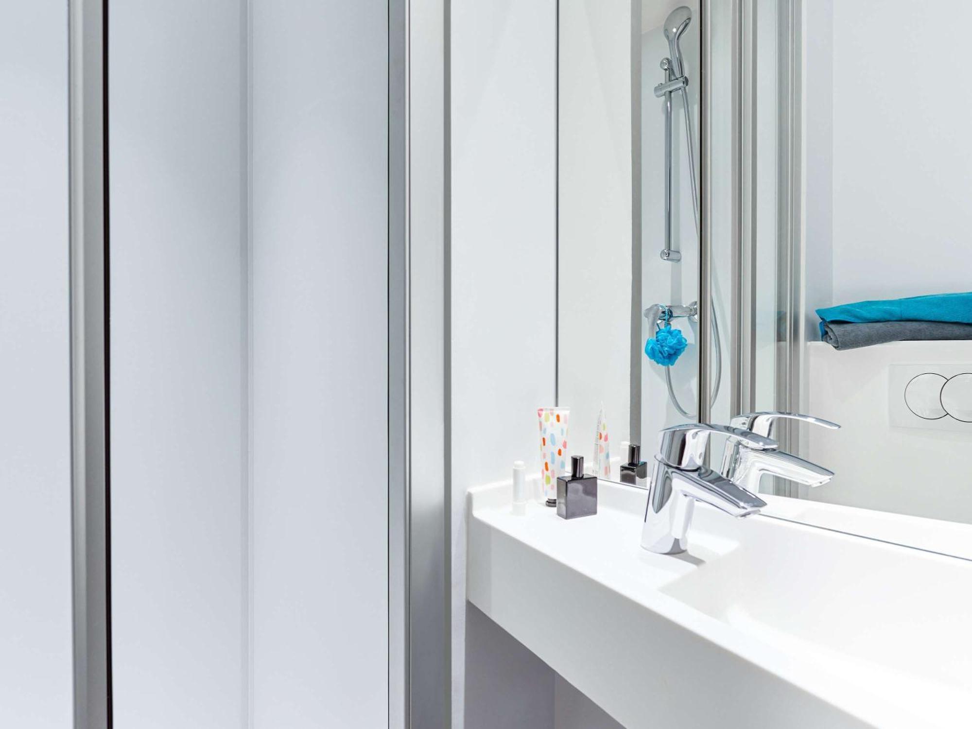 Hotelf1 Lille Villeneuve D'Ascq Ngoại thất bức ảnh